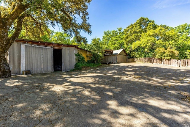 view of yard with a shed