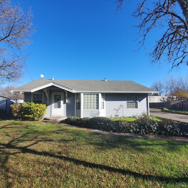 view of front of house featuring a front yard