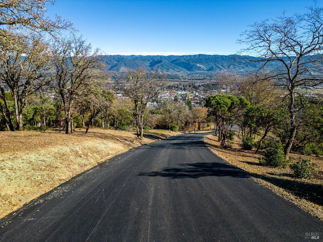 Listing photo 3 for 1255 Redwood Ave, Ukiah CA 95482