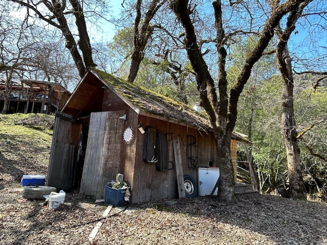 view of outdoor structure