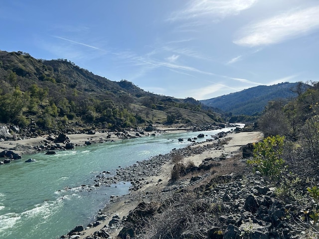 water view featuring a mountain view