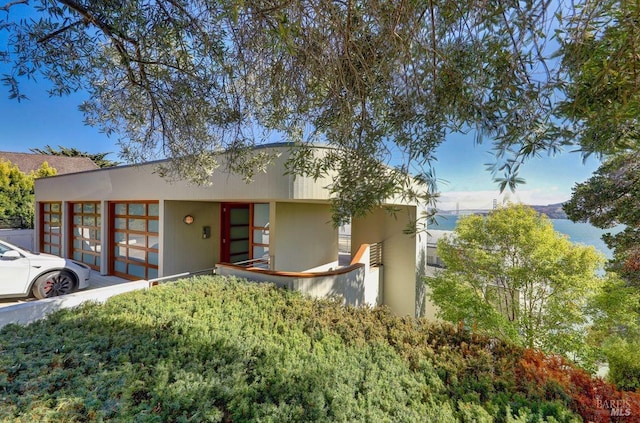 view of front of home featuring a garage