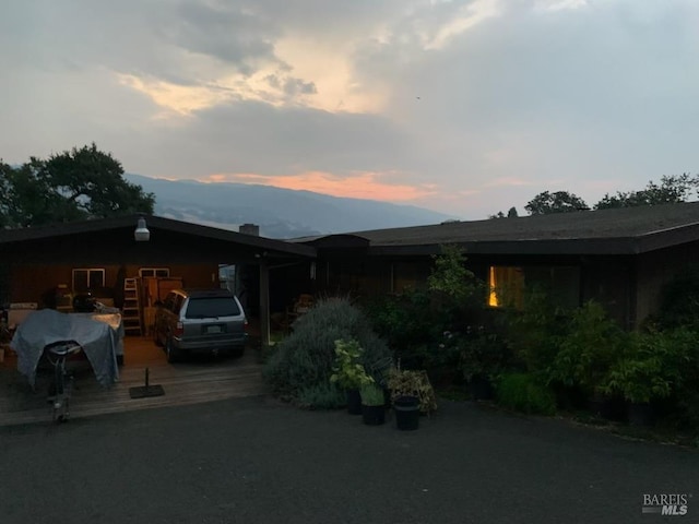 view of front of house featuring a mountain view