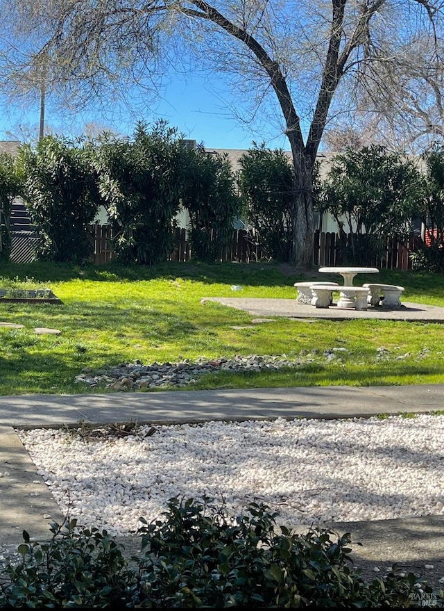 6687 Blue Heron Dr, Upper Lake, CA 95485 - exterior space