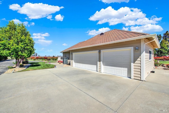 view of detached garage