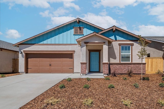 view of front facade featuring a garage