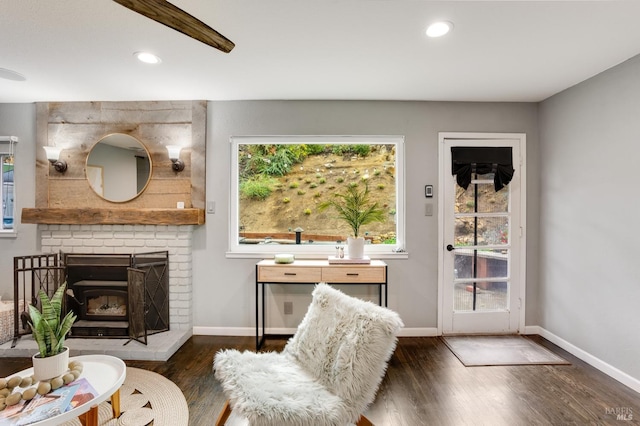 interior space with dark wood-style floors, baseboards, and recessed lighting