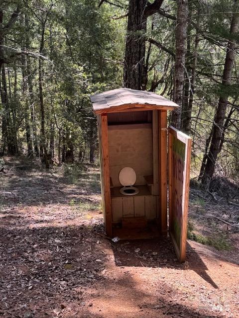 29300 Pinecrest Rd, Willits, CA 95490