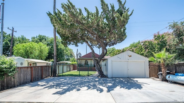 view of front of house