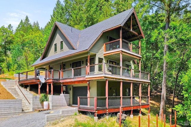 view of front of house featuring a garage