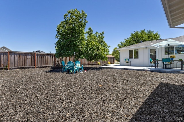 view of yard with a patio area