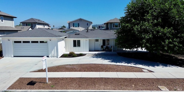 view of front facade featuring a garage