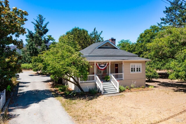 view of front of home featuring a porch