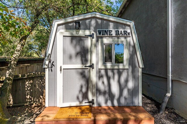 view of outbuilding