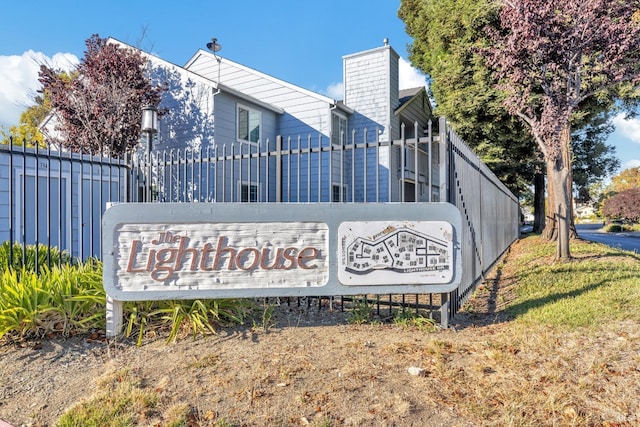 view of community / neighborhood sign