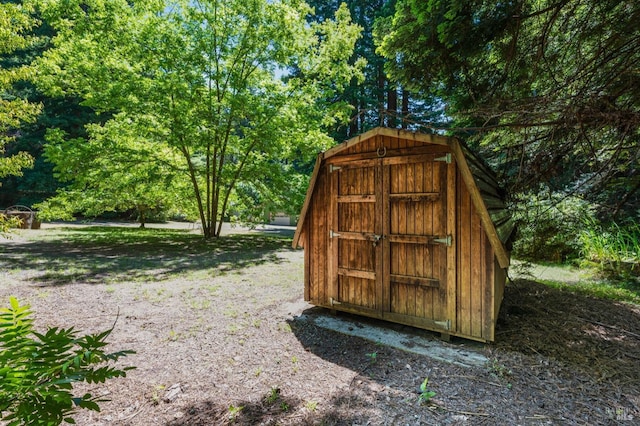 view of outbuilding