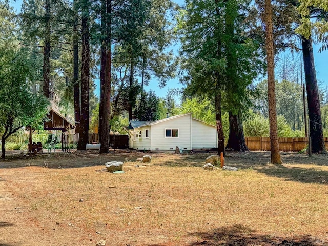 view of yard featuring fence