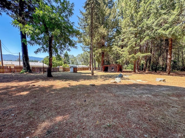 view of yard with a mountain view