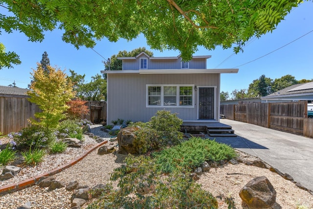 view of front of home featuring a patio