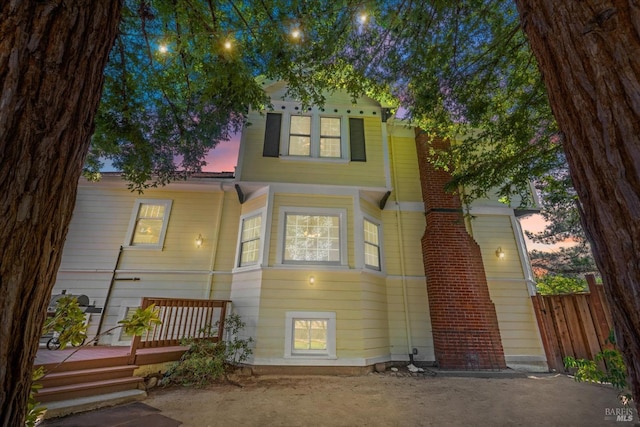 view of front facade featuring a deck