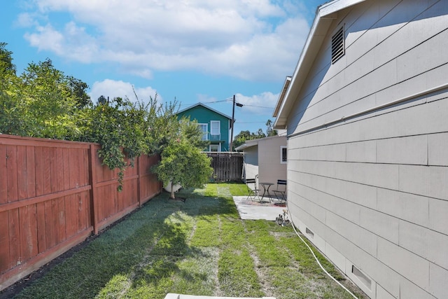 14090 Pine St, Walnut Grove, CA 95690 - fenced backyard with a patio area