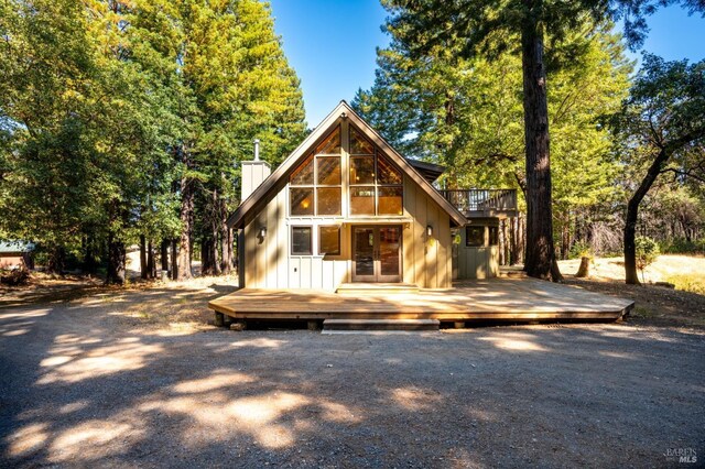 view of front of house featuring a wooden deck