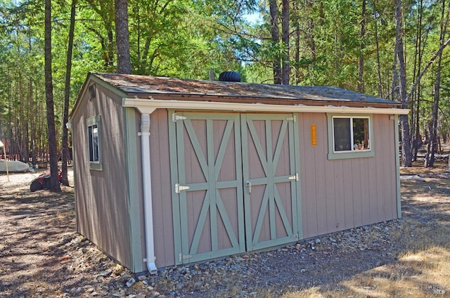 view of outbuilding