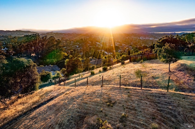 Listing photo 3 for 45 Augusta Cir, Petaluma CA 94952