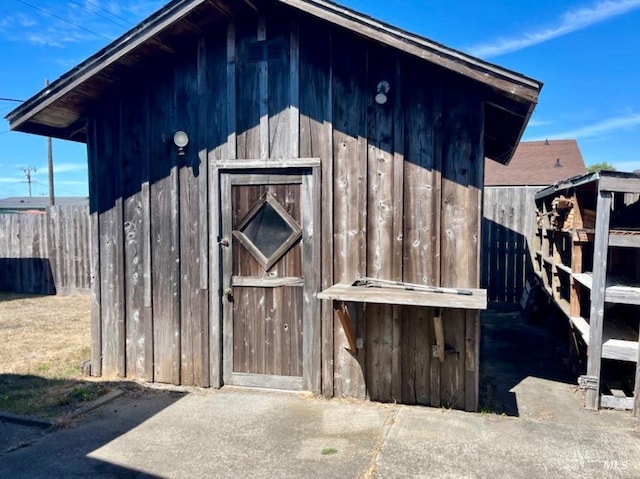 view of outbuilding