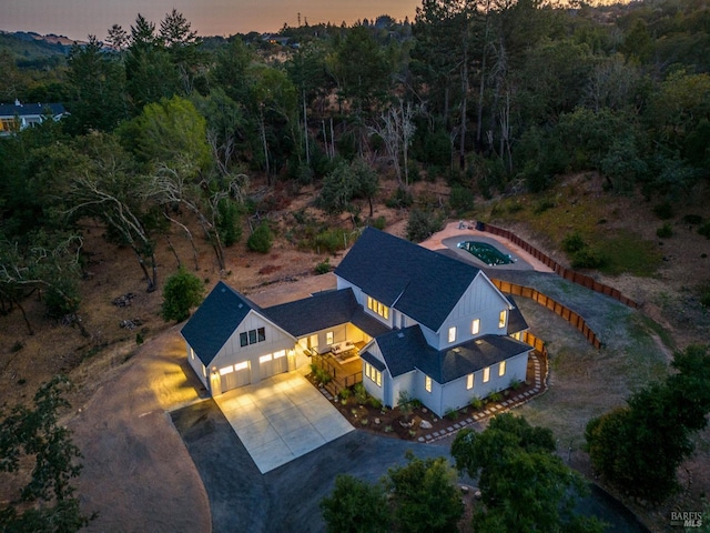 view of aerial view at dusk