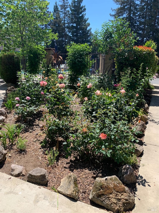 view of yard featuring fence