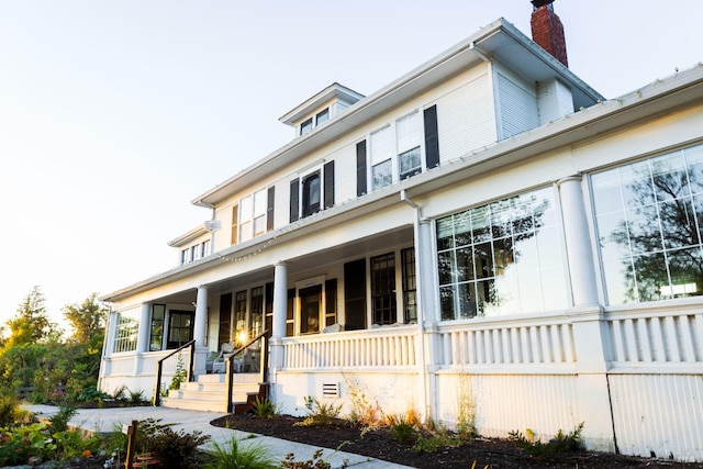 view of front of house with a porch