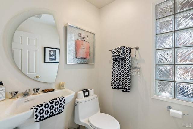 1364 Bonita Bahia Ct, Benicia, CA 94510 - living area with tile patterned flooring, stairway, arched walkways, recessed lighting, and baseboards