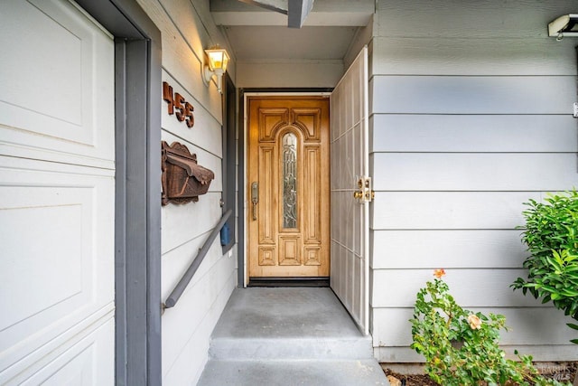 view of property entrance