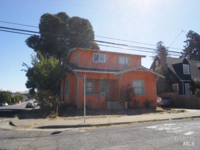 view of front facade