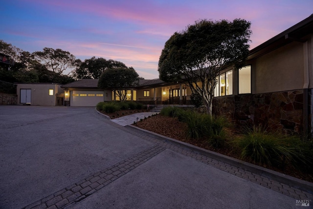 view of front facade featuring a garage