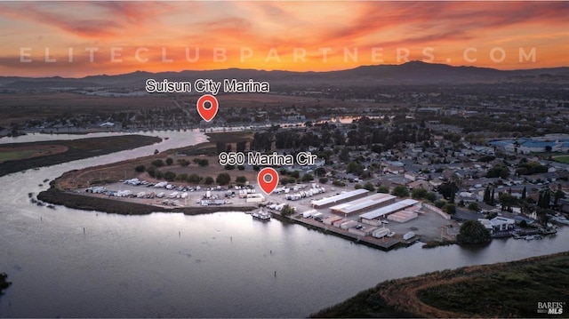 Listing photo 3 for 950 Marina Cir, Suisun City CA 94585