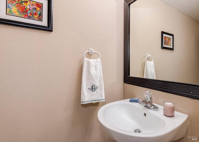 bathroom with sink