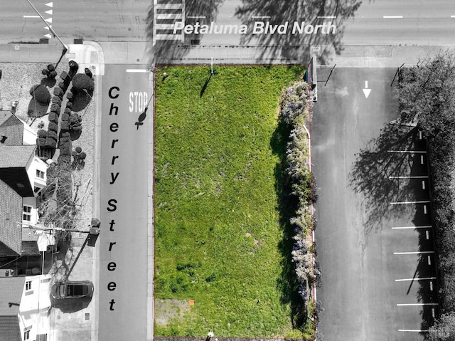 719 Petaluma Blvd N, Petaluma, CA 94952