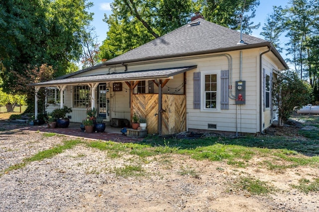 view of front of property with covered porch