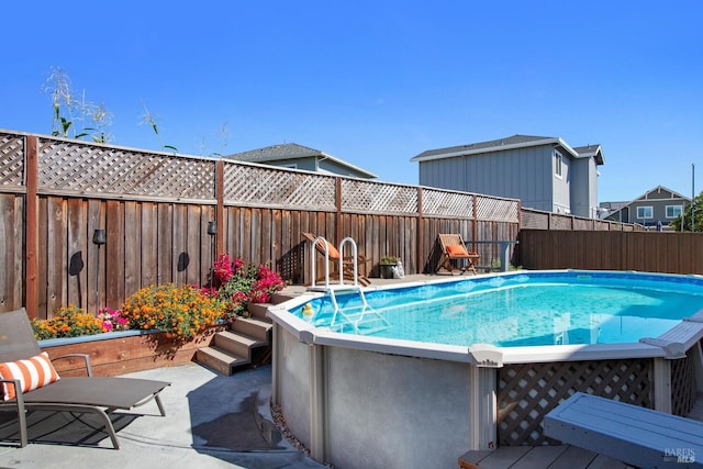 view of swimming pool