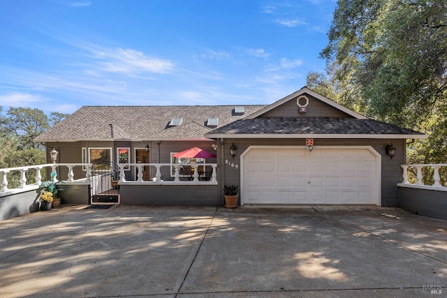 view of front facade with a garage