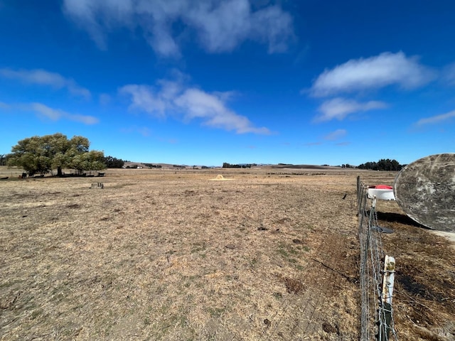 view of yard featuring a rural view