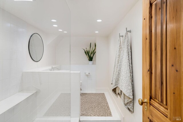 2230 1st St, Napa, CA 94559 - full bath featuring toilet and recessed lighting