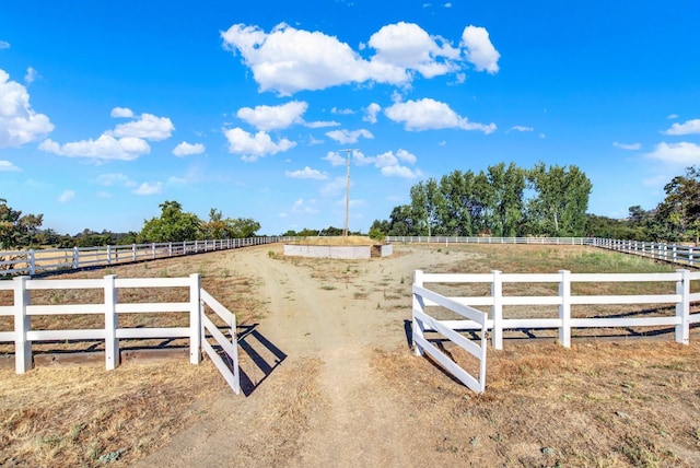 view of yard featuring a rural view