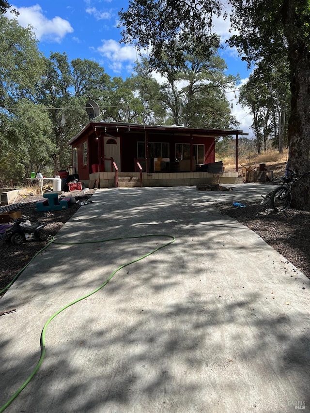 view of front of property with covered porch