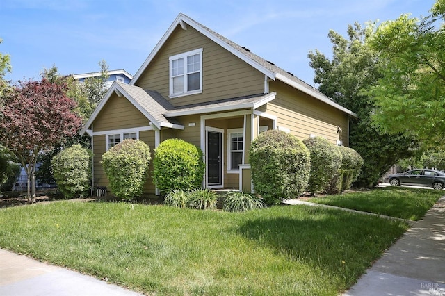 view of front of house featuring a front yard