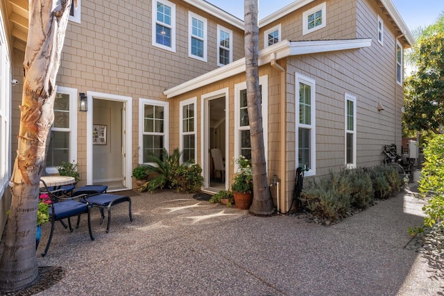 7 Oak Grove Dr, Novato, CA 94949 - rear view of house featuring a patio