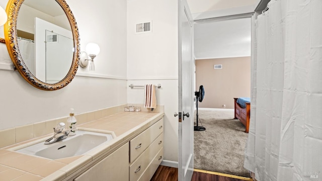 bathroom with vanity