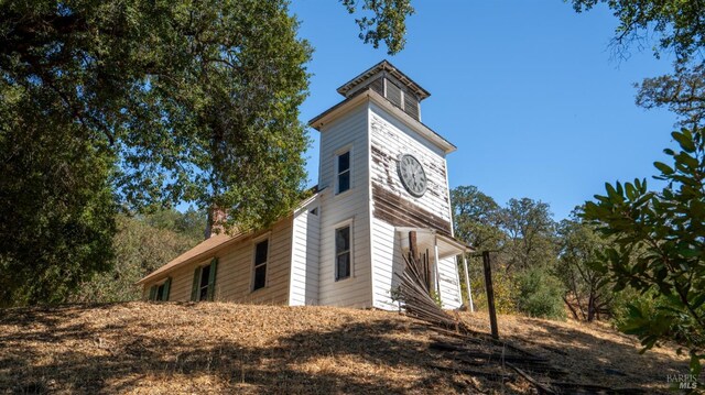 view of home's exterior